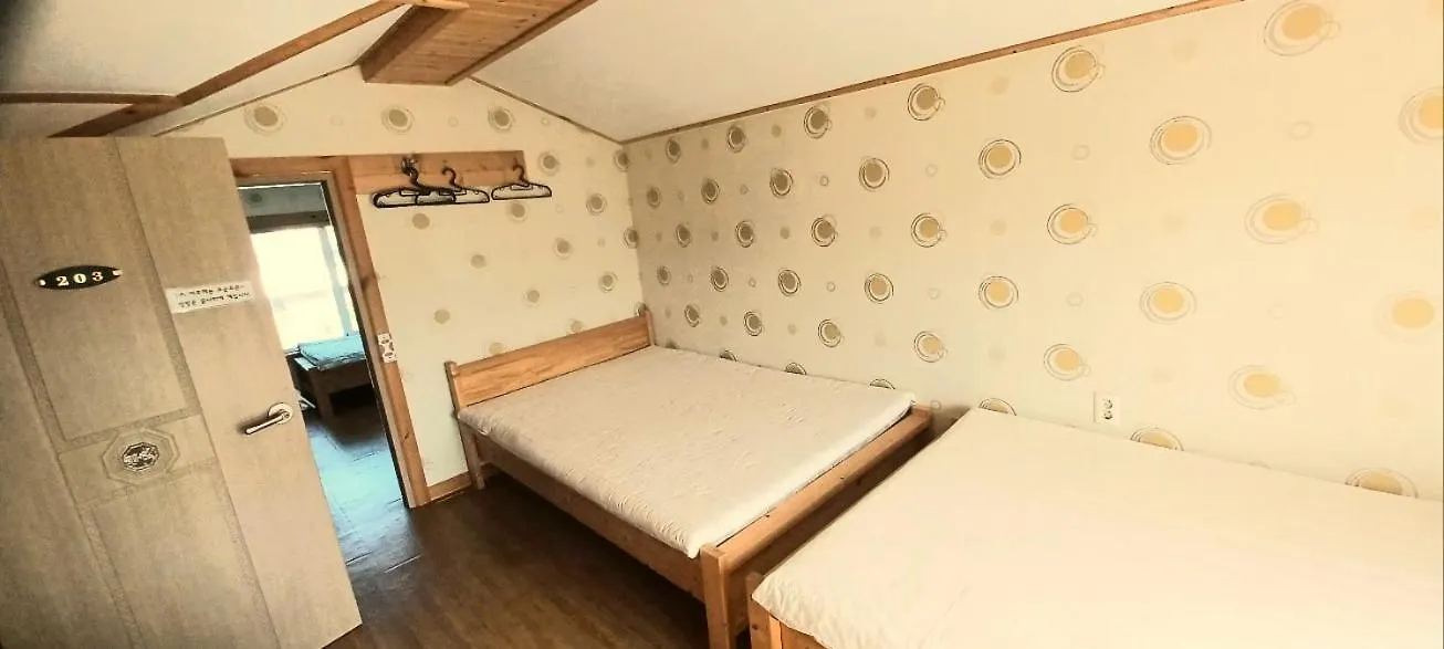 Tree House Guesthouse Jeju Guest house