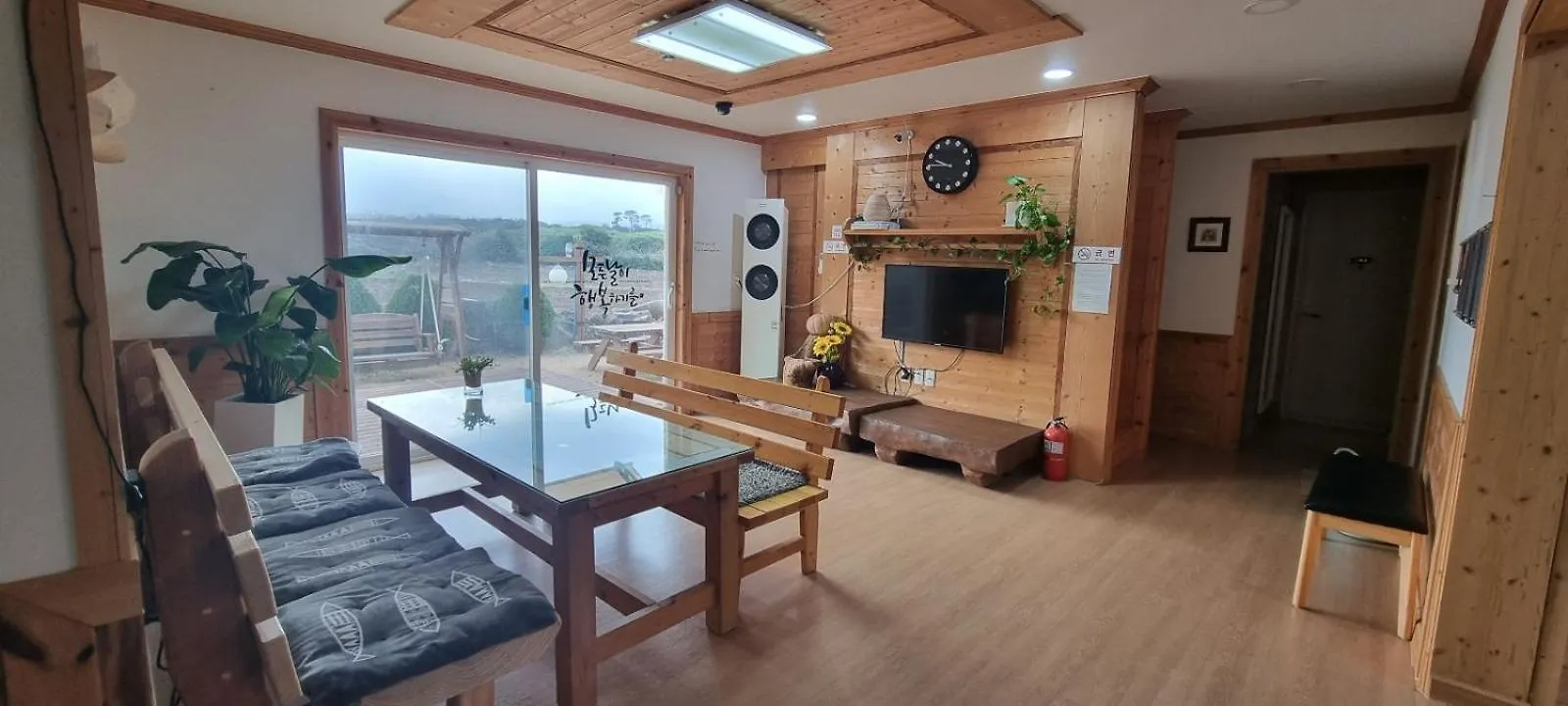 ג'גו Tree House Guesthouse בית הארחה