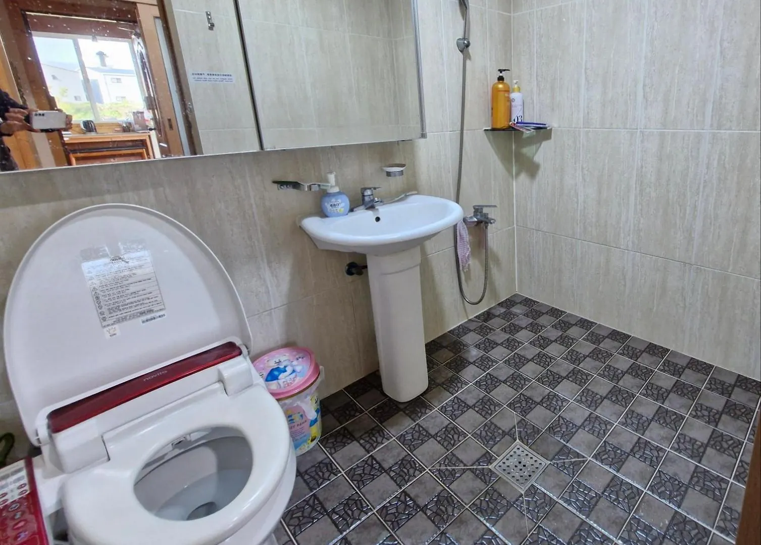 ** Guest house Tree House Guesthouse Jeju South Korea